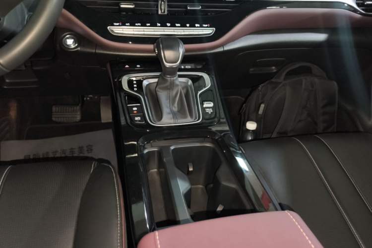 Used GAC Trumpchi M6 2023 PRO 270T DCT Luxury Edition Gear Lever