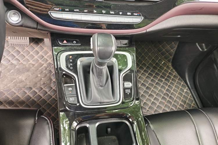 Used GAC Trumpchi M6 2023 PRO 270T DCT Luxury Edition Gear Lever