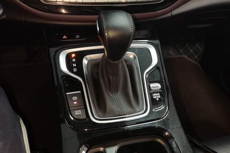 Used GAC Trumpchi M6 2023 PRO 270T DCT Luxury Edition Gear Lever