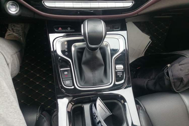 Used GAC Trumpchi M6 2023 PRO 270T DCT Luxury Edition Gear Lever