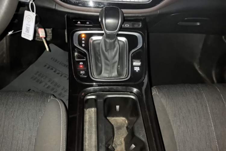Used GAC Trumpchi M6 2023 PRO 270T DCT Elite Edition Gear Lever