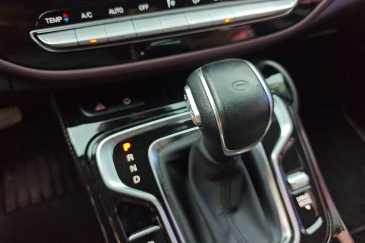 Used GAC Trumpchi M6 2023 PRO 270T DCT Luxury Edition Gear Lever