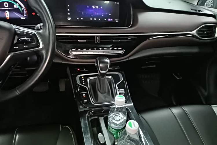 Used GAC Trumpchi M6 2023 PRO 270T DCT Luxury Edition Gear Lever