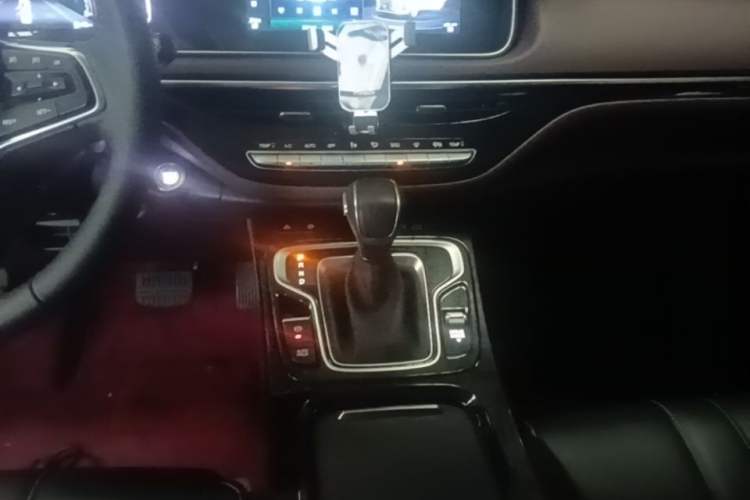 Used GAC Trumpchi M6 2023 PRO 270T DCT Luxury Edition Gear Lever