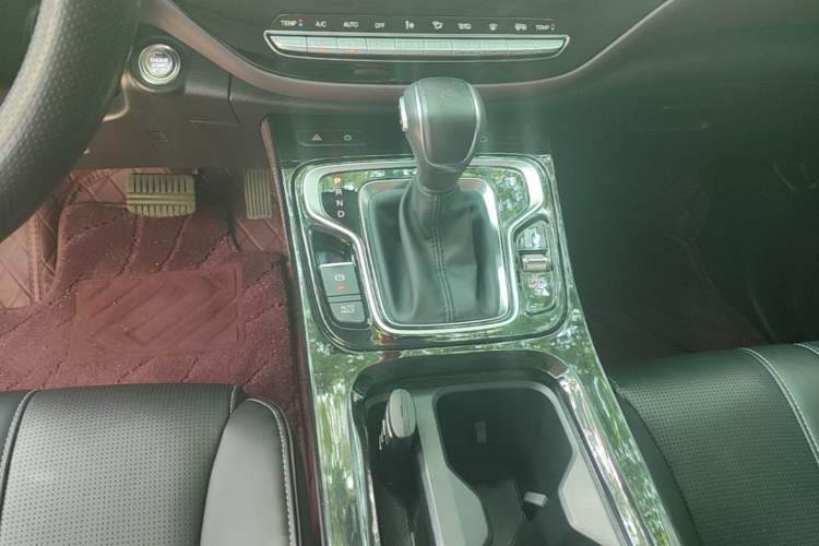 Used GAC Trumpchi M6 2023 PRO 270T DCT Luxury Edition Gear Lever