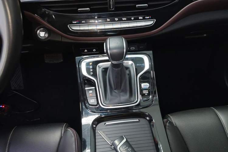 Used GAC Trumpchi M6 2023 PRO 270T DCT Luxury Edition Gear Lever