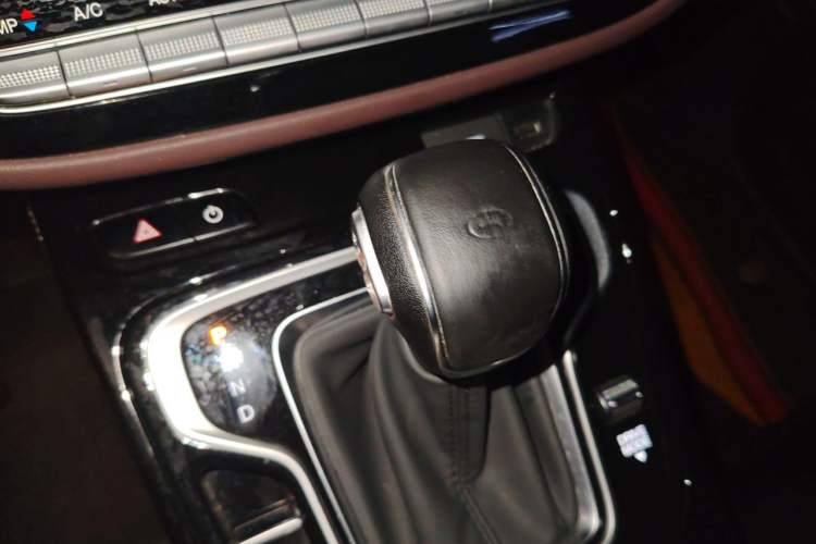 Used GAC Trumpchi M6 2023 PRO 270T DCT Elite Edition Gear Lever