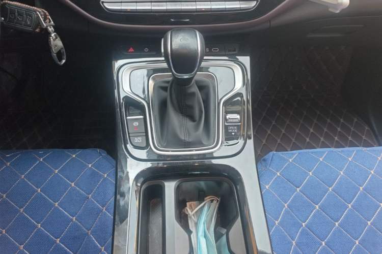 Used GAC Trumpchi M6 2023 PRO 270T DCT Elite Edition Gear Lever