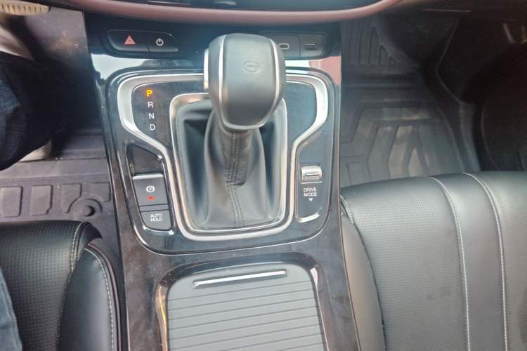 Used GAC Trumpchi M6 2023 PRO 270T DCT Luxury Edition Gear Lever
