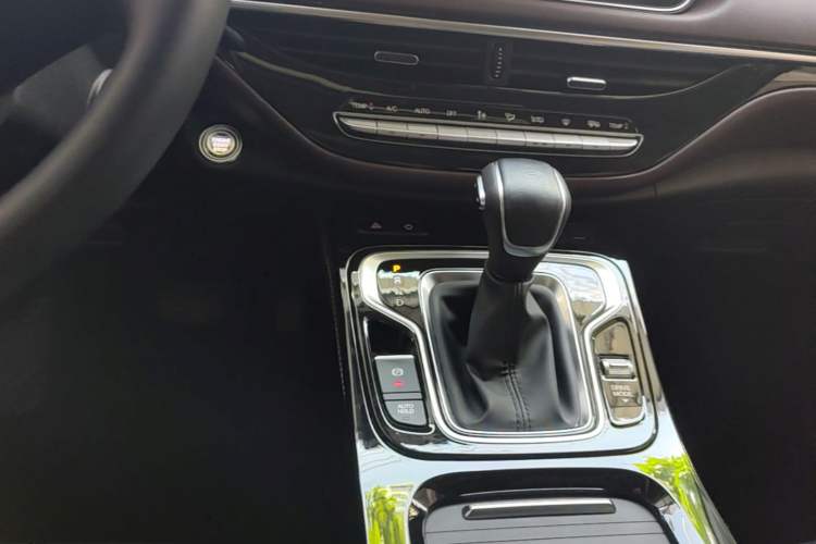 Used GAC Trumpchi M6 2023 PRO 270T DCT Luxury Edition Gear Lever