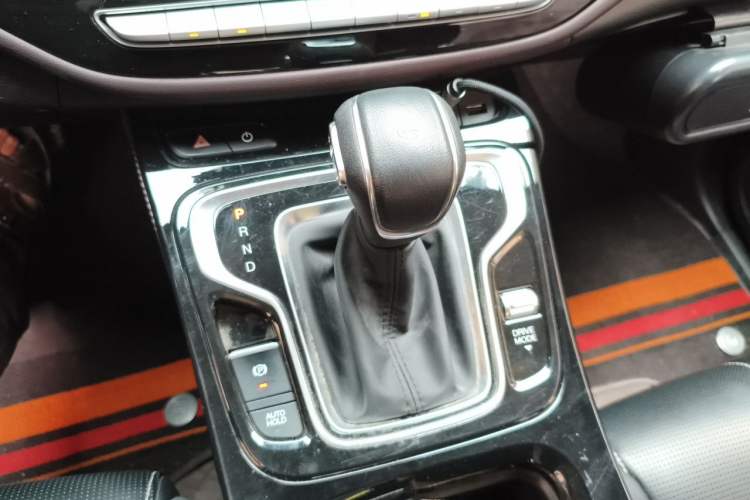 Used GAC Trumpchi M6 2023 PRO 270T DCT Luxury Edition Gear Lever