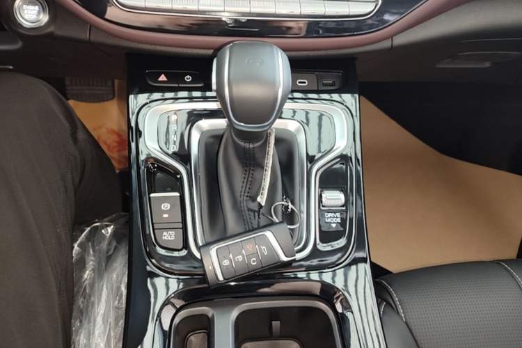 Used GAC Trumpchi M6 2023 PRO 270T DCT Luxury Edition Gear Lever
