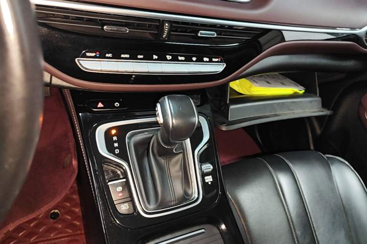 Used GAC Trumpchi M6 2023 PRO 270T DCT Luxury Edition Gear Lever
