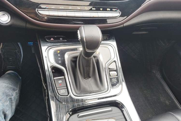 Used GAC Trumpchi M6 2023 PRO 270T DCT Luxury Edition Gear Lever