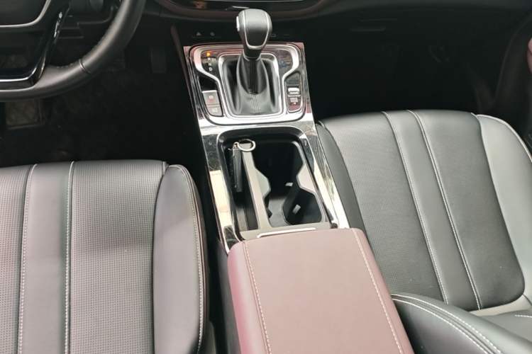 Used GAC Trumpchi M6 2023 PRO 270T DCT Luxury Edition Gear Lever
