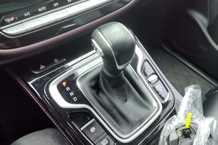 Used GAC Trumpchi M6 2023 PRO 270T DCT Luxury Edition Gear Lever