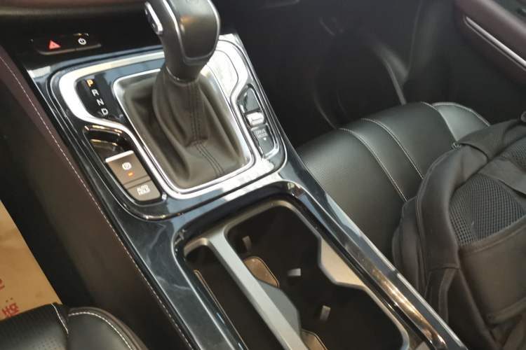 Used GAC Trumpchi M6 2023 PRO 270T DCT Luxury Edition Gear Lever