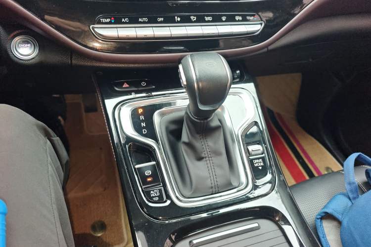 Used GAC Trumpchi M6 2023 PRO 270T DCT Luxury Edition Gear Lever