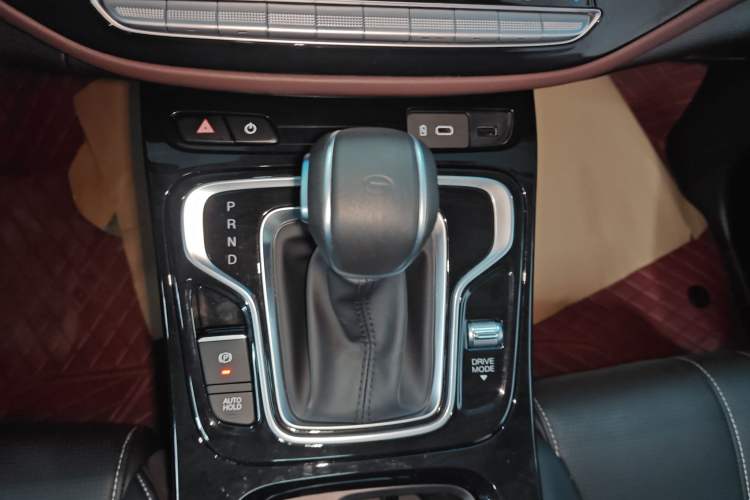 Used GAC Trumpchi M6 2023 PRO 270T DCT Luxury Edition Gear Lever