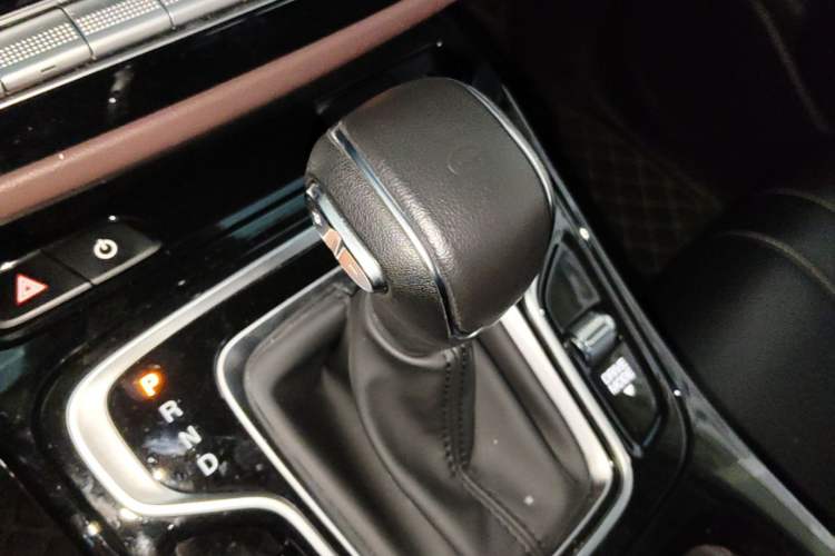 Used GAC Trumpchi M6 2023 PRO 270T DCT Luxury Edition Gear Lever