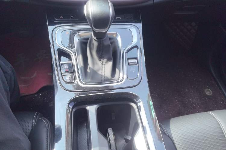 Used GAC Trumpchi M6 2023 PRO 270T DCT Luxury Edition Gear Lever