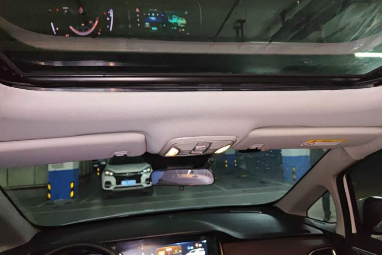 Used GAC Trumpchi M6 2023 PRO 270T DCT Luxury Edition Headliner
