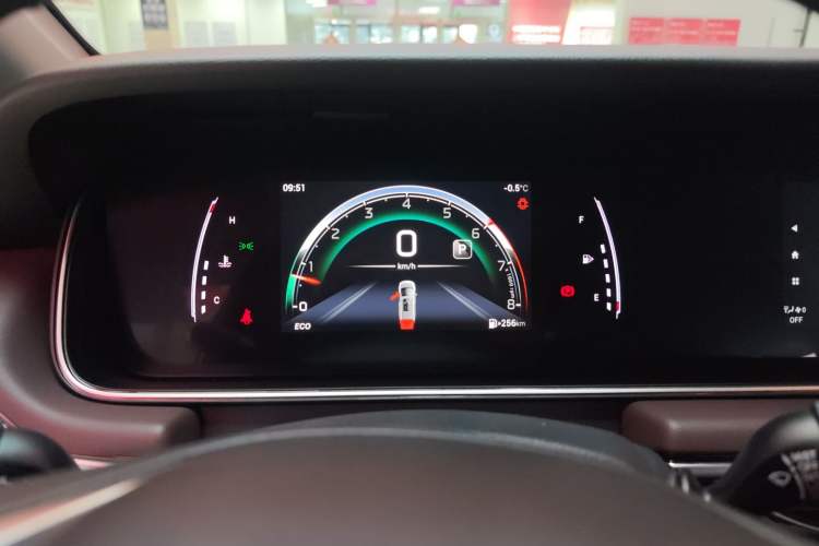 Used GAC Trumpchi M6 2023 PRO 270T DCT Luxury Edition Instrument Cluster