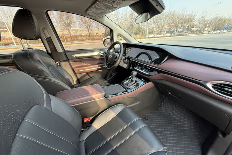 Used GAC Trumpchi M6 2023 PRO 270T DCT Luxury Edition Interior 11