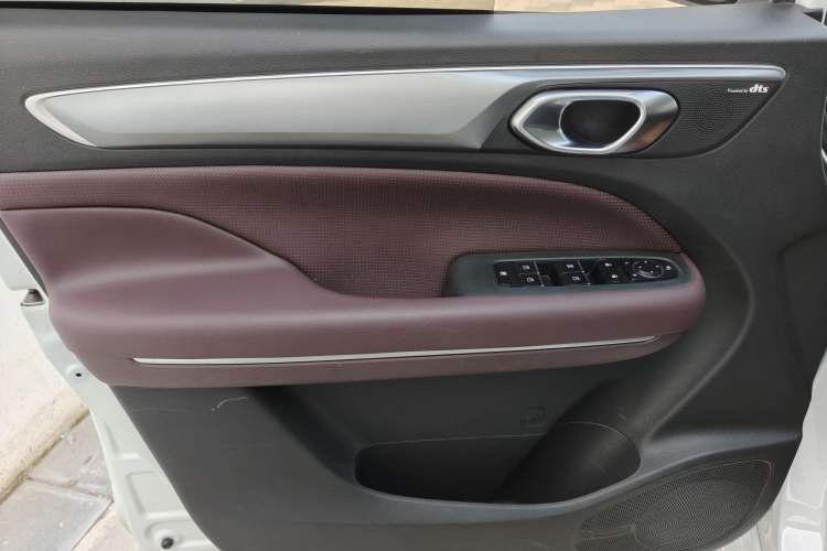 Used GAC Trumpchi M6 2023 PRO 270T DCT Luxury Edition Interior 2
