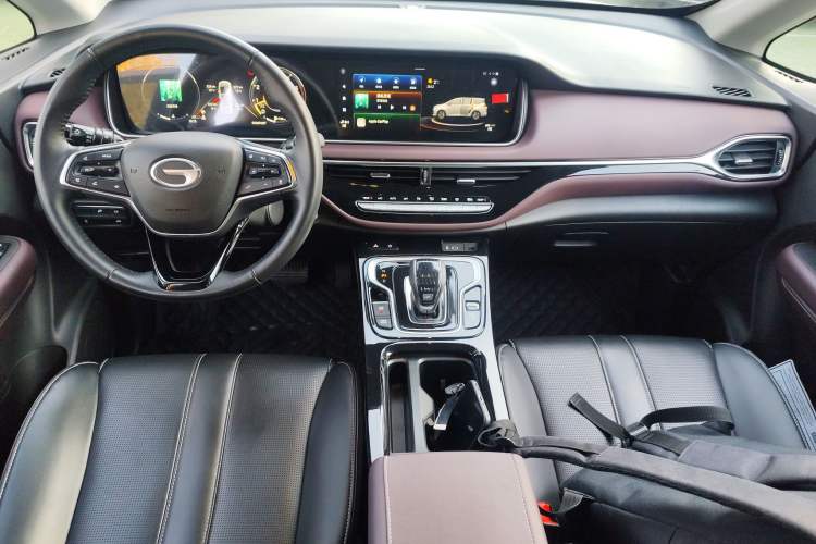 Used GAC Trumpchi M6 2023 PRO 270T DCT Prestige Edition Interior 2