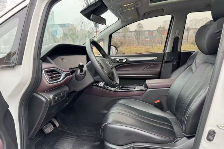 Used GAC Trumpchi M6 2023 PRO 270T DCT Luxury Edition Interior 2
