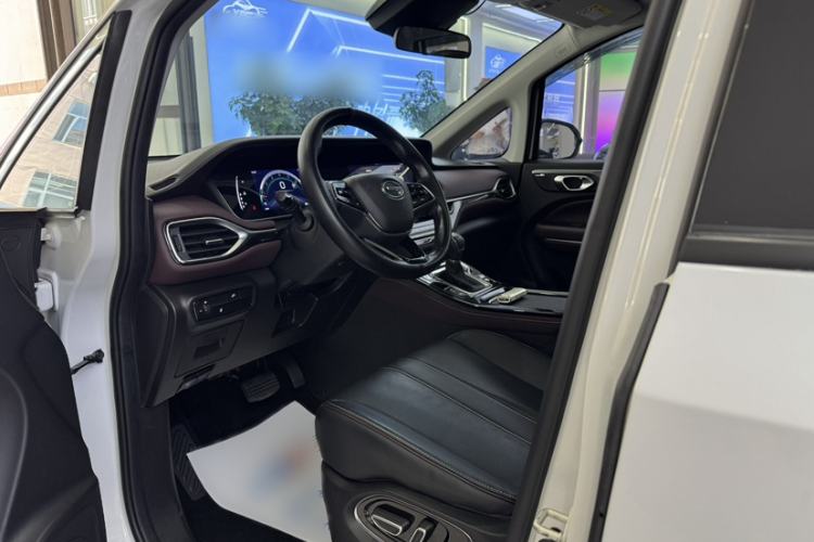 Used GAC Trumpchi M6 2023 PRO 270T DCT Luxury Edition Interior 2
