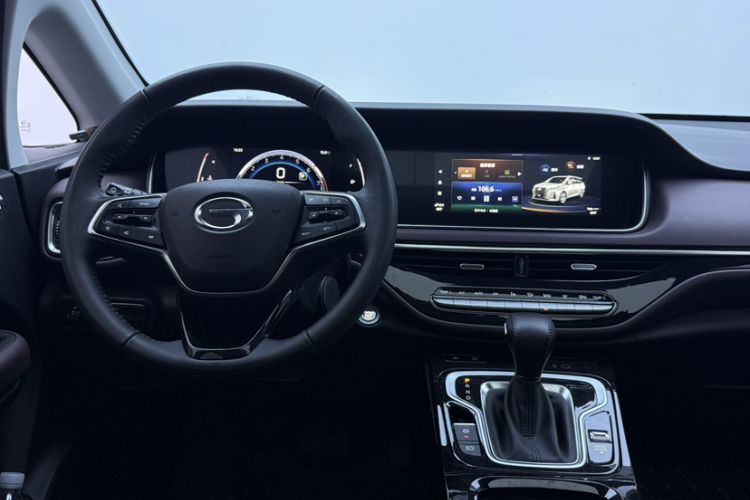 Used GAC Trumpchi M6 2023 PRO 270T DCT Luxury Edition Interior 2