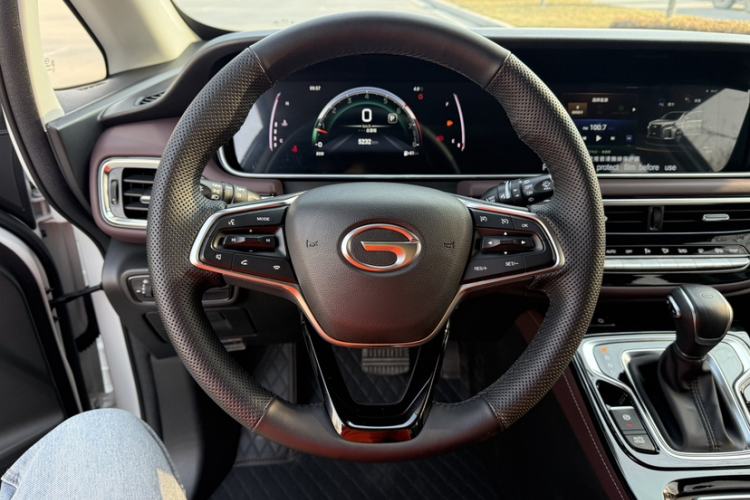 Used GAC Trumpchi M6 2023 PRO 270T DCT Luxury Edition Interior 2