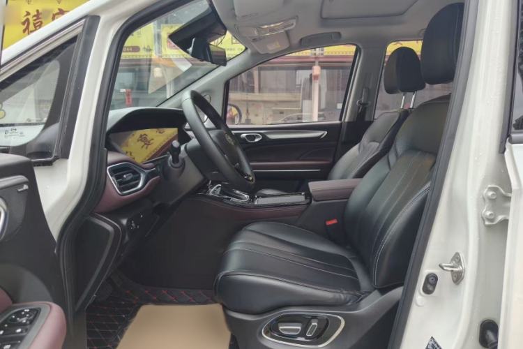 Used GAC Trumpchi M6 2023 PRO 270T DCT Luxury Edition Interior 2