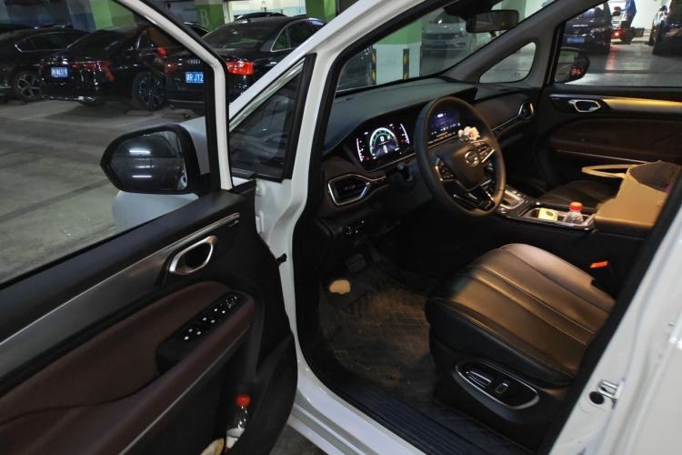 Used GAC Trumpchi M6 2023 PRO 270T DCT Luxury Edition Interior 3