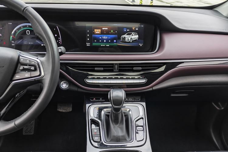 Used GAC Trumpchi M6 2023 PRO 270T DCT Luxury Edition Interior 3