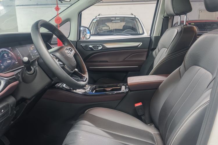 Used GAC Trumpchi M6 2023 PRO 270T DCT Luxury Edition Interior 3