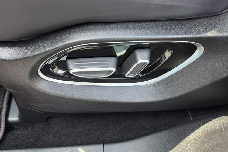 Used GAC Trumpchi M6 2023 PRO 270T DCT Luxury Edition Interior 6