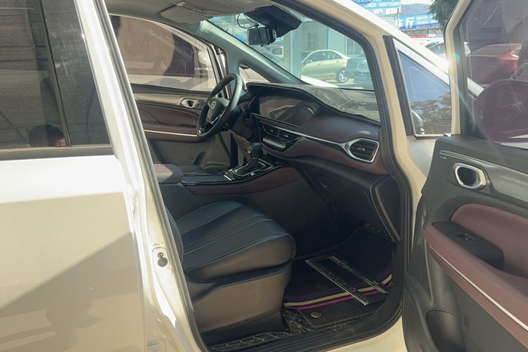 Used GAC Trumpchi M6 2023 PRO 270T DCT Luxury Edition Interior 6