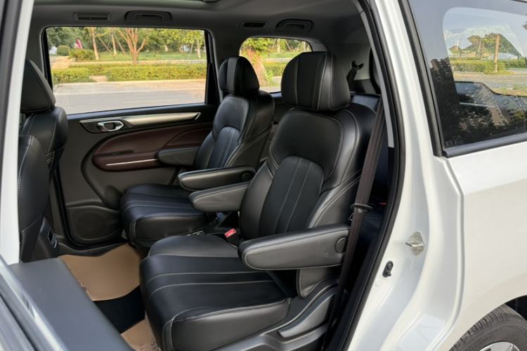 Used GAC Trumpchi M6 2023 PRO 270T DCT Luxury Edition Interior 9
