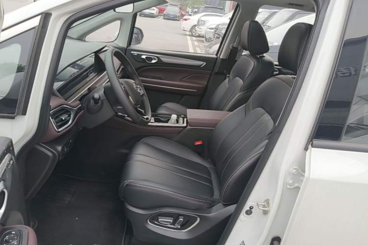 Used GAC Trumpchi M6 2023 PRO 270T DCT Luxury Edition Left Front Seat