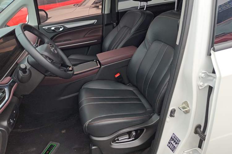 Used GAC Trumpchi M6 2023 PRO 270T DCT Luxury Edition Left Front Seat