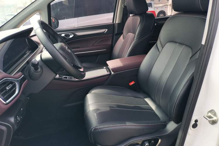 Used GAC Trumpchi M6 2023 PRO 270T DCT Luxury Edition Left Front Seat