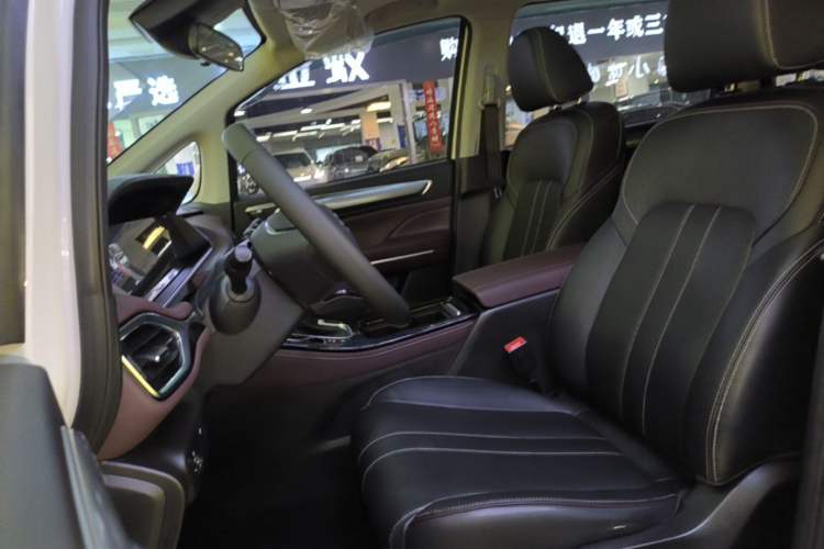 Used GAC Trumpchi M6 2023 PRO 270T DCT Luxury Edition Left Front Seat