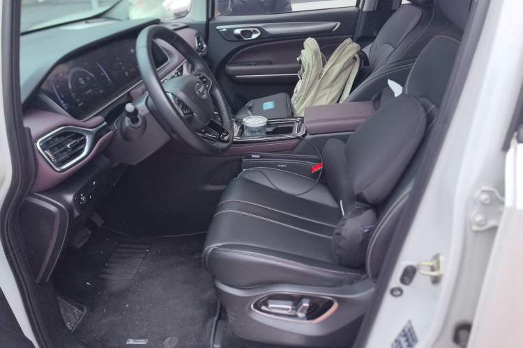 Used GAC Trumpchi M6 2023 PRO 270T DCT Luxury Edition Left Front Seat