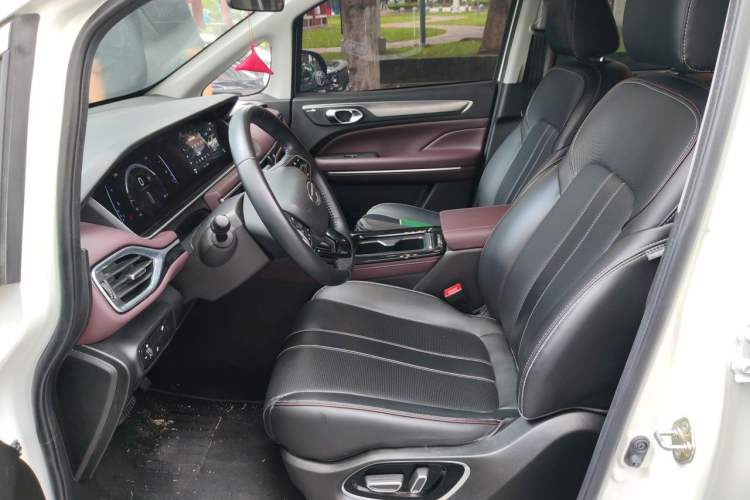 Used GAC Trumpchi M6 2023 PRO 270T DCT Luxury Edition Left Front Seat