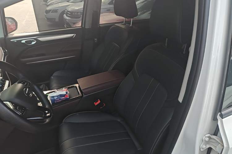 Used GAC Trumpchi M6 2023 PRO 270T DCT Luxury Edition Left Front Seat