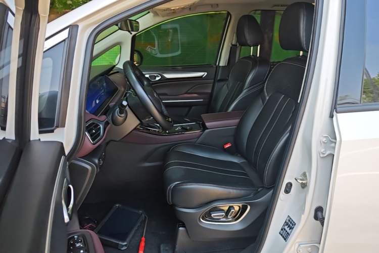 Used GAC Trumpchi M6 2023 PRO 270T DCT Luxury Edition Left Front Seat