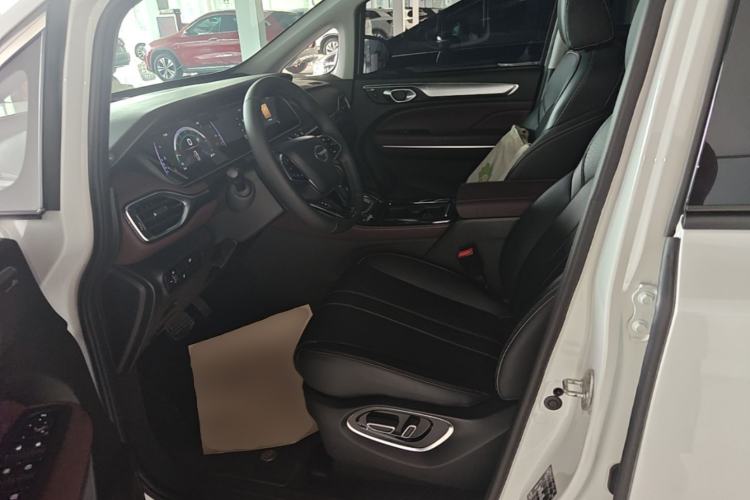 Used GAC Trumpchi M6 2023 PRO 270T DCT Luxury Edition Left Front Seat